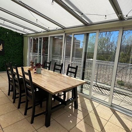 Lake Apartment, 2X Free Garage, 10 Mins To Centre 브라티슬라바 외부 사진