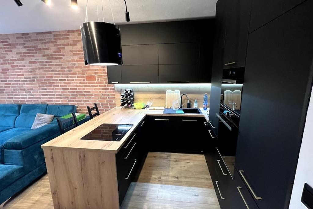 Lake Apartment, 2X Free Garage, 10 Mins To Centre 브라티슬라바 외부 사진