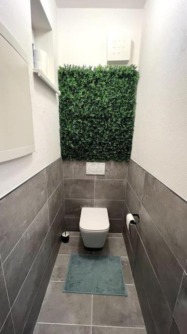 Lake Apartment, 2X Free Garage, 10 Mins To Centre 브라티슬라바 외부 사진