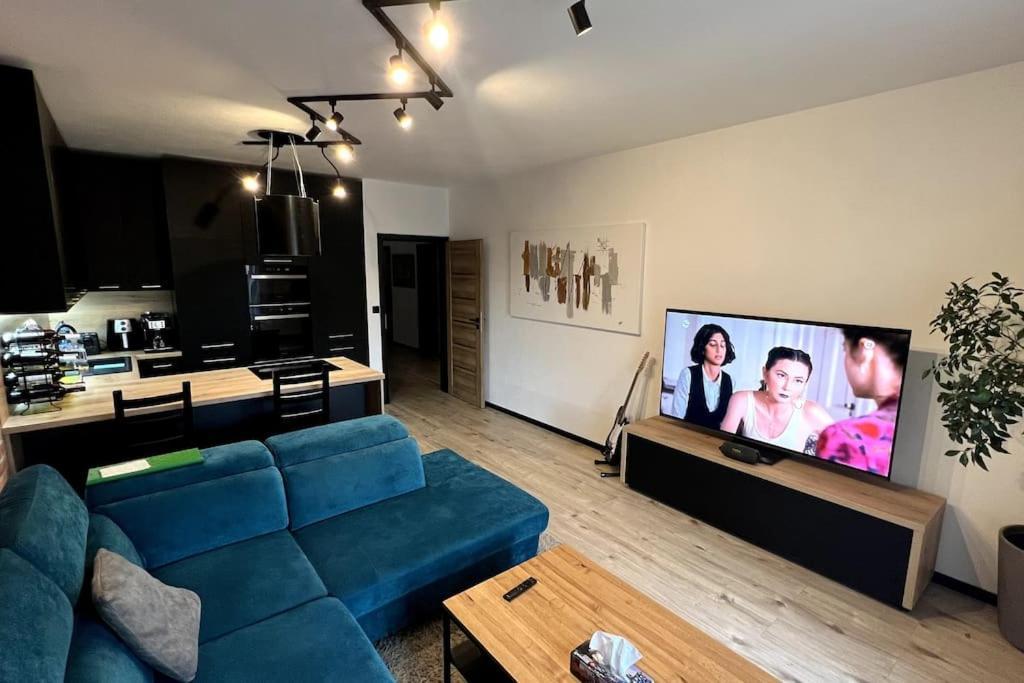 Lake Apartment, 2X Free Garage, 10 Mins To Centre 브라티슬라바 외부 사진