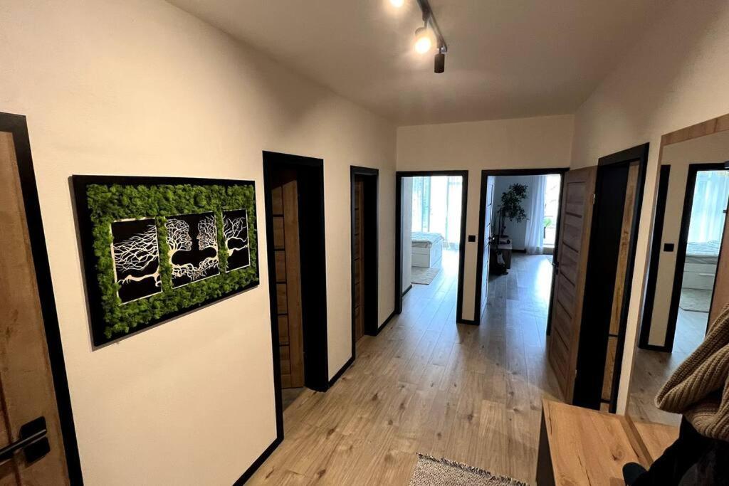 Lake Apartment, 2X Free Garage, 10 Mins To Centre 브라티슬라바 외부 사진