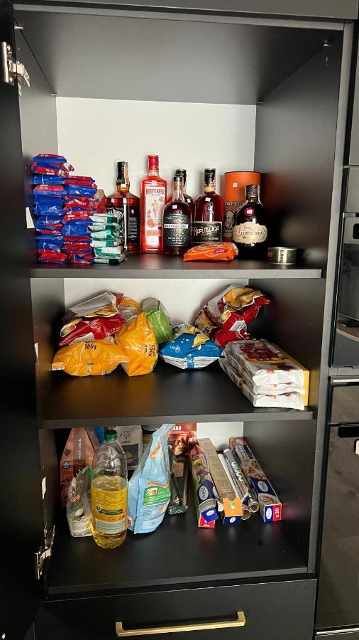 Lake Apartment, 2X Free Garage, 10 Mins To Centre 브라티슬라바 외부 사진